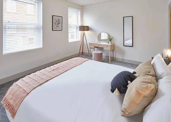 Host & - Clifton House Scarborough