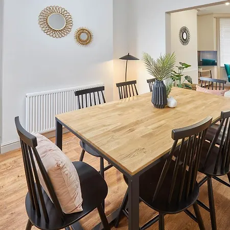 Host & - Clifton House Holiday home Scarborough
